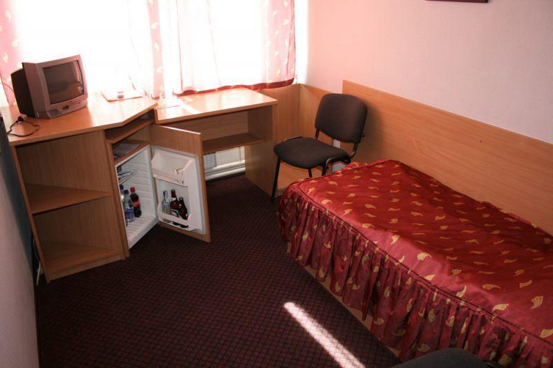 Zhovtnevyi Hotel Vinnytsia Bagian luar foto