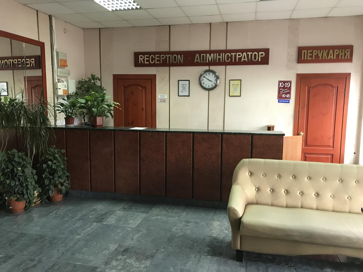 Zhovtnevyi Hotel Vinnytsia Bagian luar foto